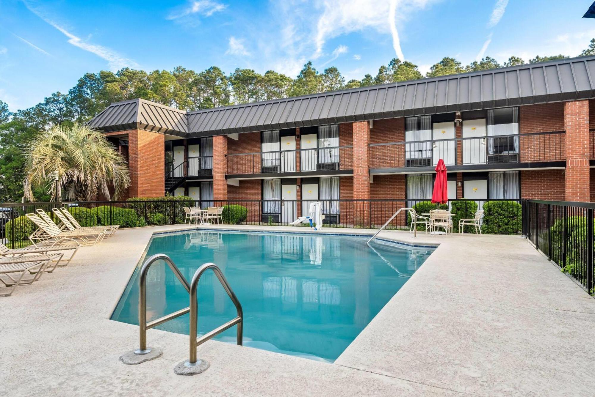 Days Inn By Wyndham Statesboro Zewnętrze zdjęcie