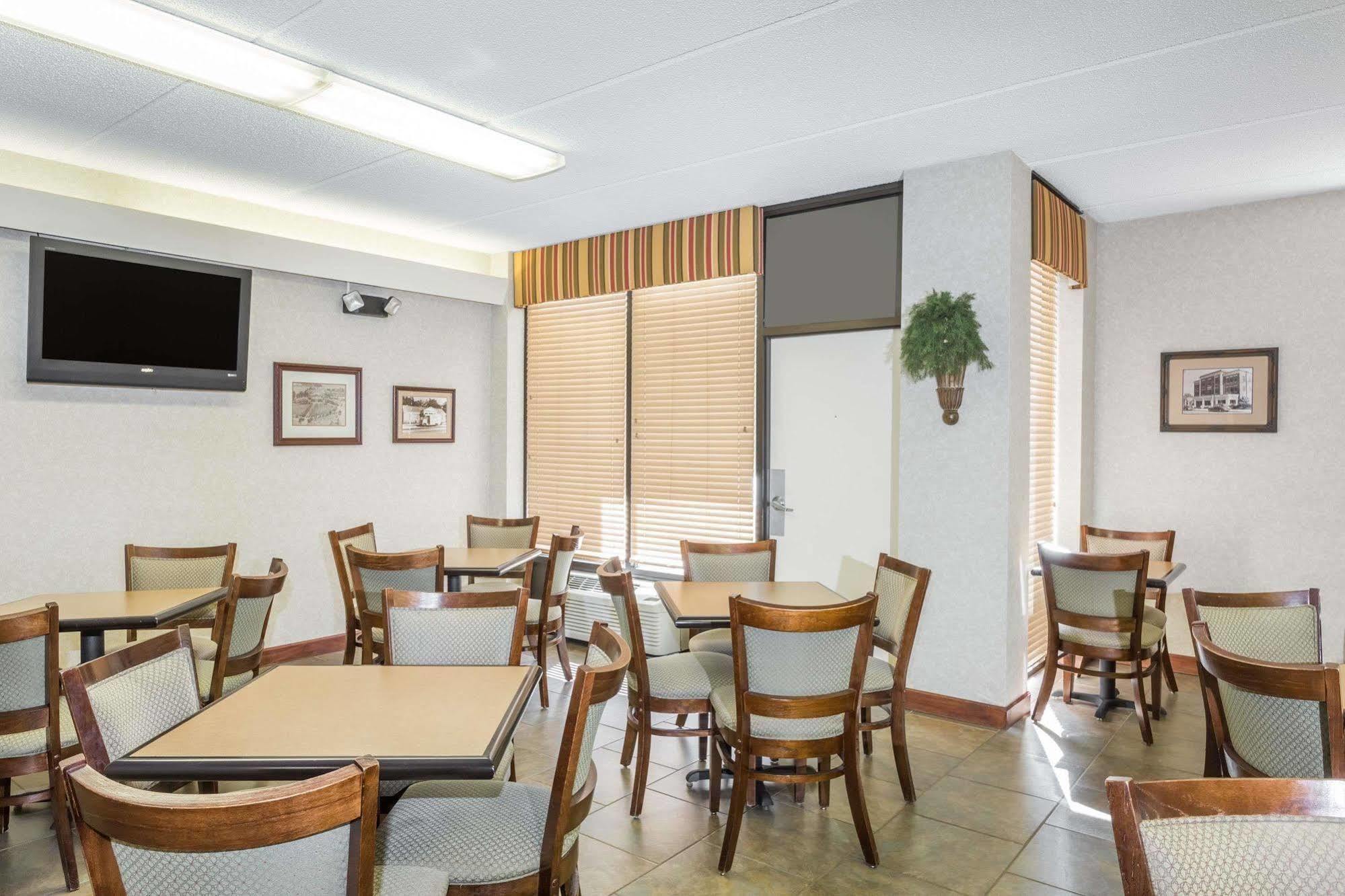 Days Inn By Wyndham Statesboro Zewnętrze zdjęcie