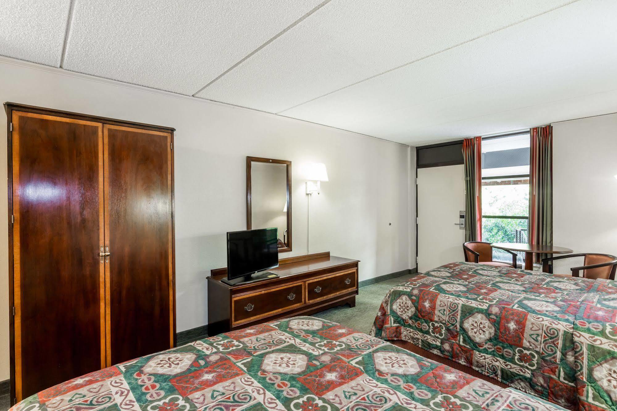 Days Inn By Wyndham Statesboro Zewnętrze zdjęcie
