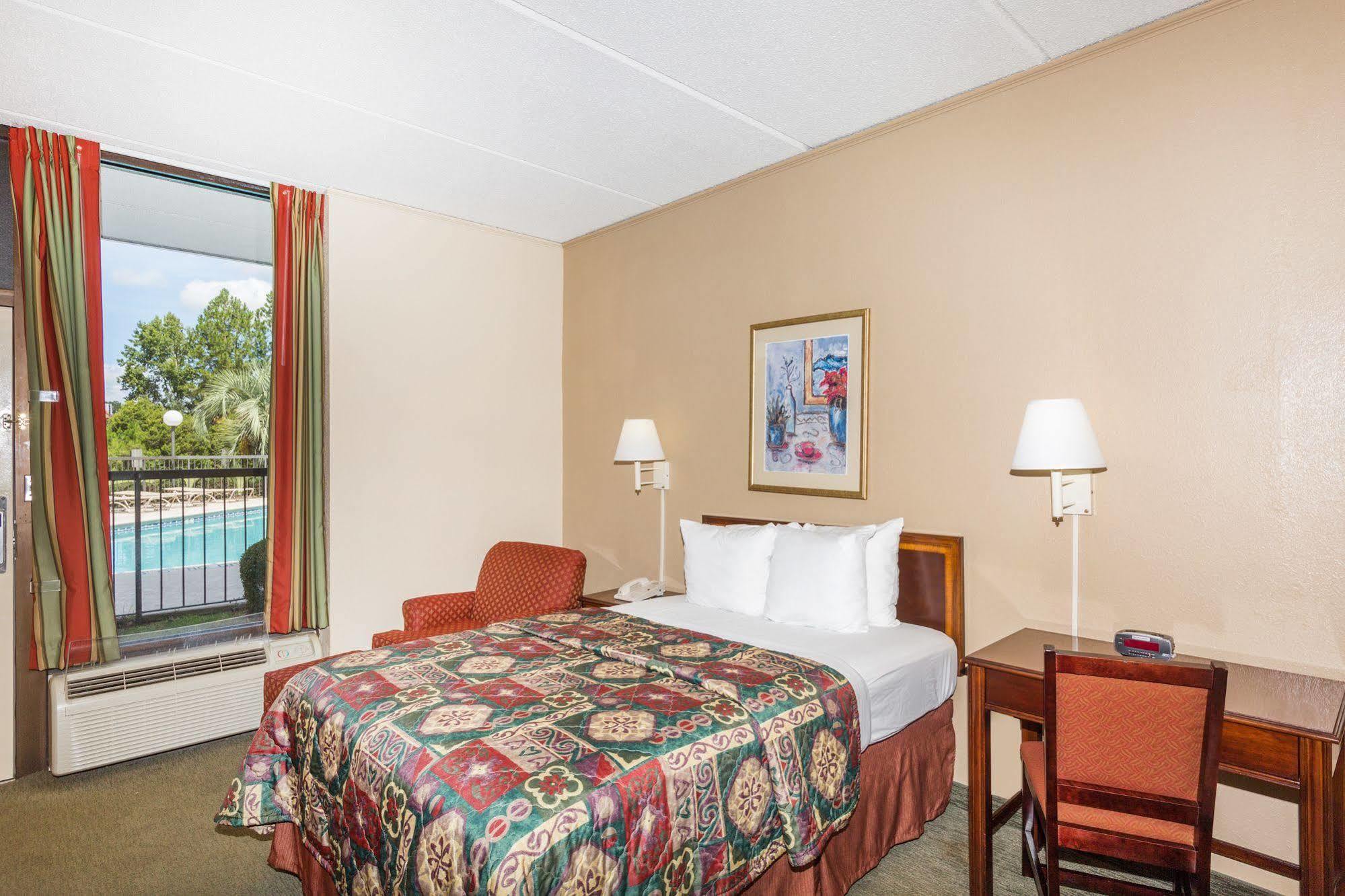 Days Inn By Wyndham Statesboro Zewnętrze zdjęcie